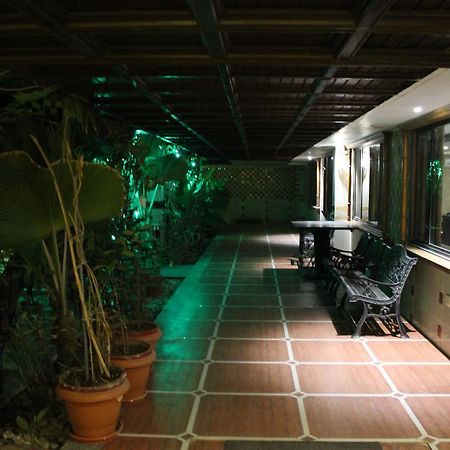 Hotel Orange Inn Sarkhej Eksteriør billede