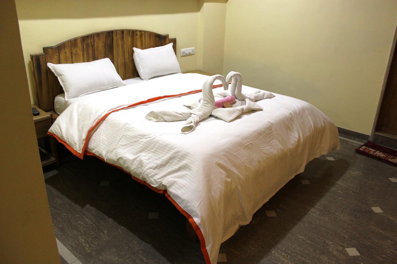 Hotel Orange Inn Sarkhej Eksteriør billede